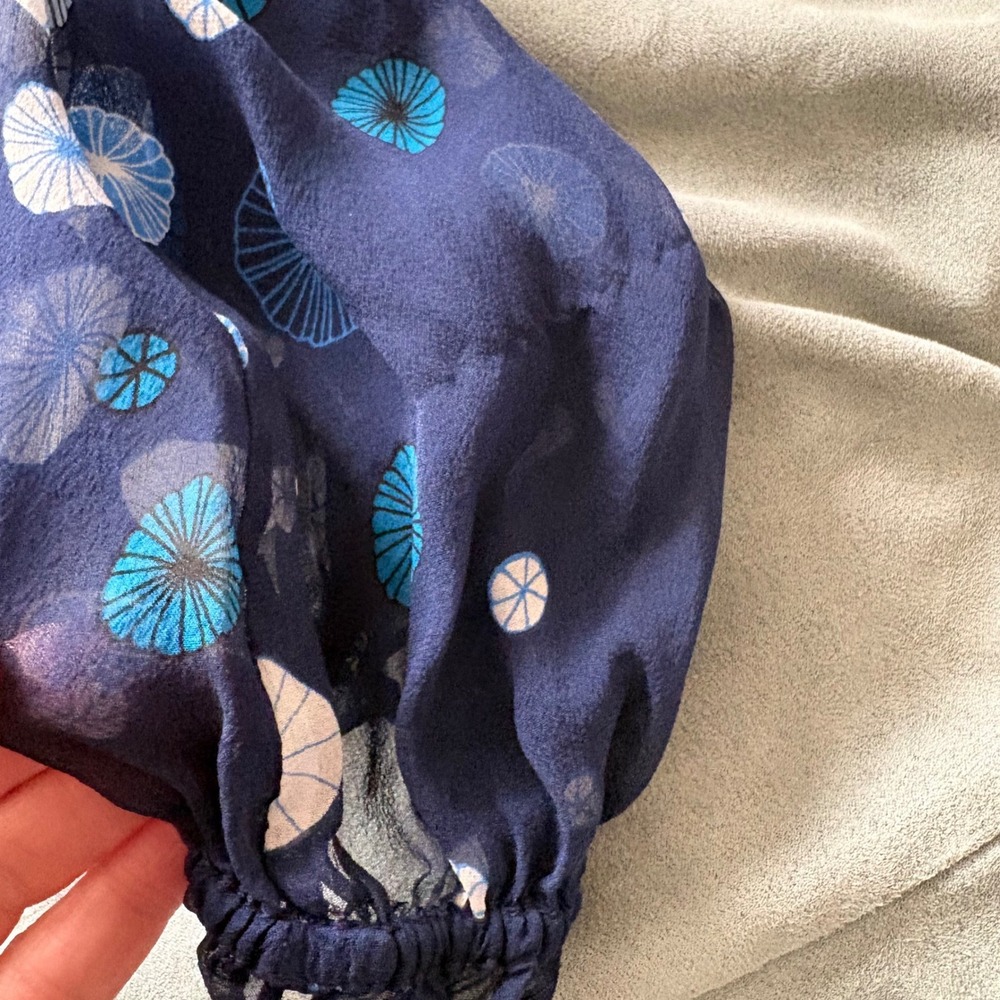 Diane von Furstenberg Silk Wynn Blouse Women 8 Blue Light Coastal Floral Chiffon - Picture 14 of 15